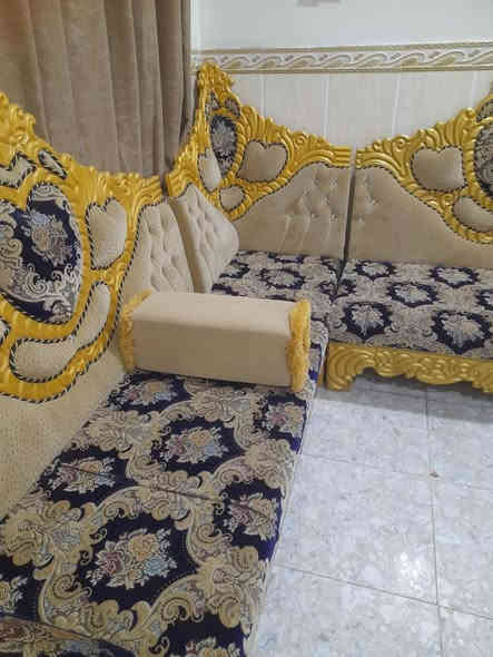 ديوان للبيع
 شغل عراقي ثقيل
٩ متر زوايتين 
فصلتو عل ايدي كلفني مليون و ٦٠٠
رايدو ب ٥٠٠
فصال رئاسي 
عنوان موصل الجديدة وادي العين
***********
***********
