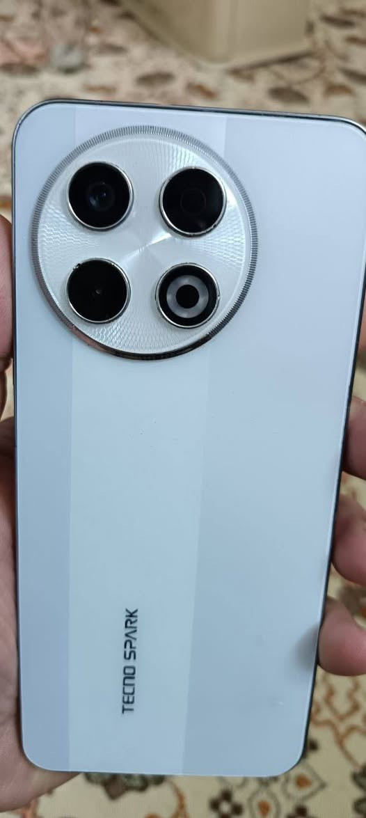 تكنو سبارك 30برو ذاكره 256 عشوائيه 16 بصمه بالشاشه الجهاز مكفول من كلشي بدون ملحقات سماعات ستريو ويا ايربود الجيل الاول رايده ب150 مكاني بغداد مدينة الصدر شراي يتصل ***********
