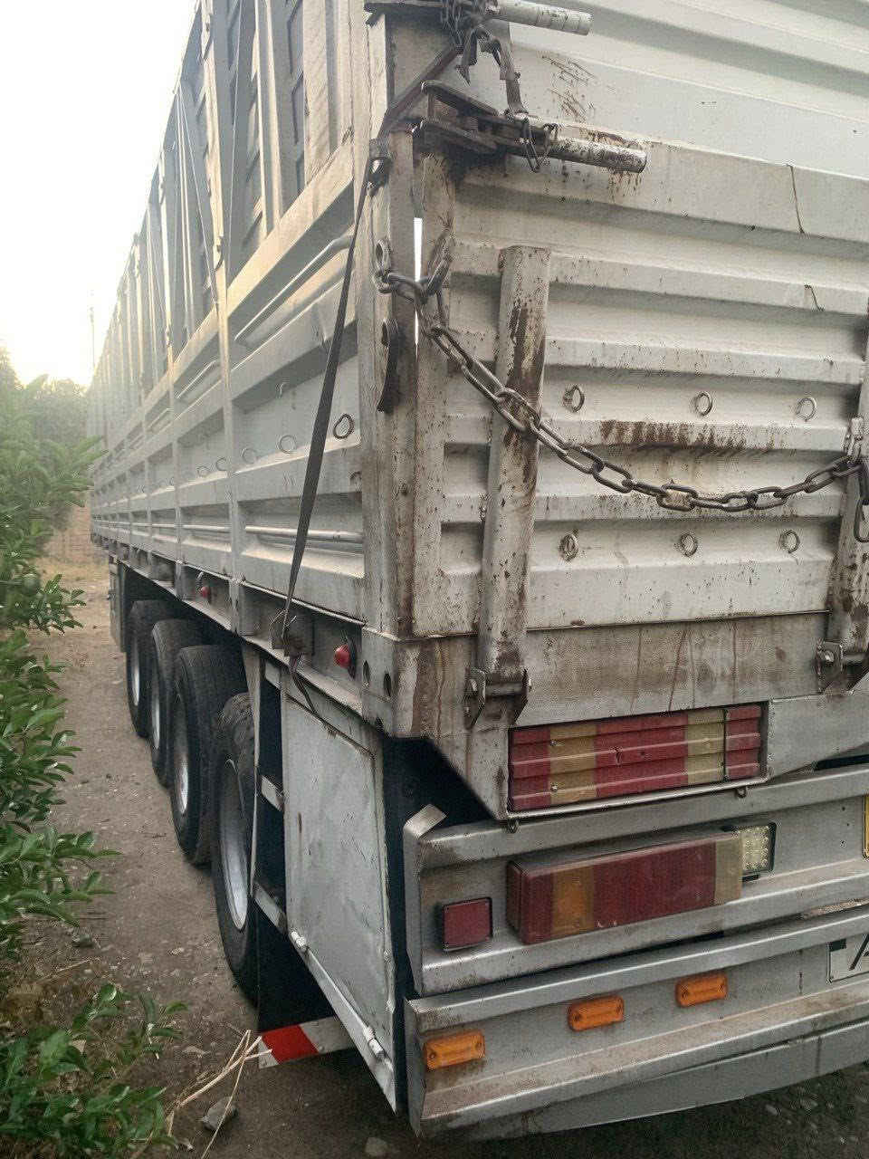 عربانه عمل محلي شاصي الماني محدد
الطول 12/50 
اربع محاور 3 برينة والرابع رفاع الماني 
السعر 105 كاملة مع تايرات 
السعر 90 بدون تايرات اويلات  
مكاني الموصل 
***********
***********
