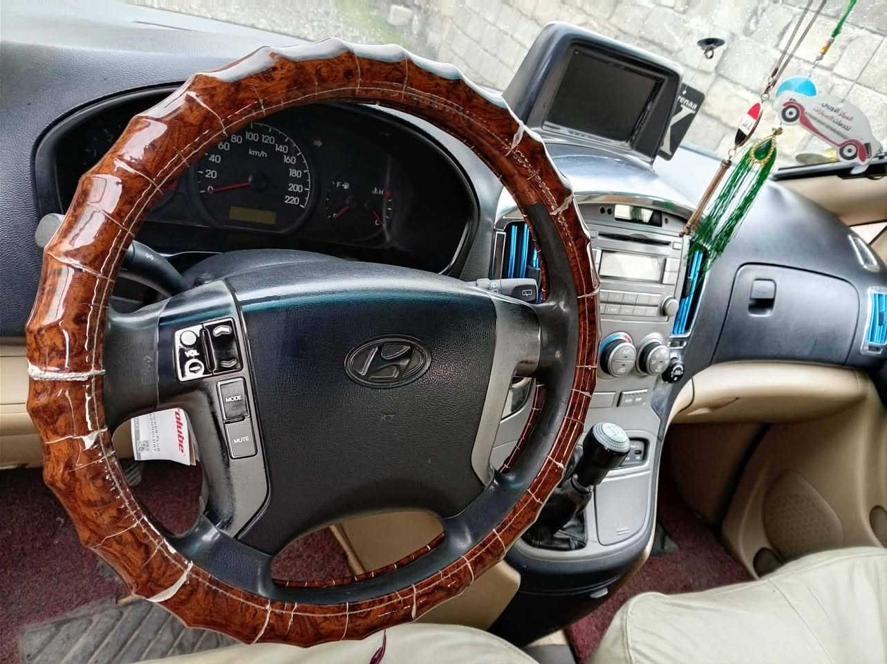 ستاركس للبيع موديل 13 رقم بغداد دولي  فول مواصفات محرك كير اكسن شرط مكفولة سيارة  جاهزة
***********
