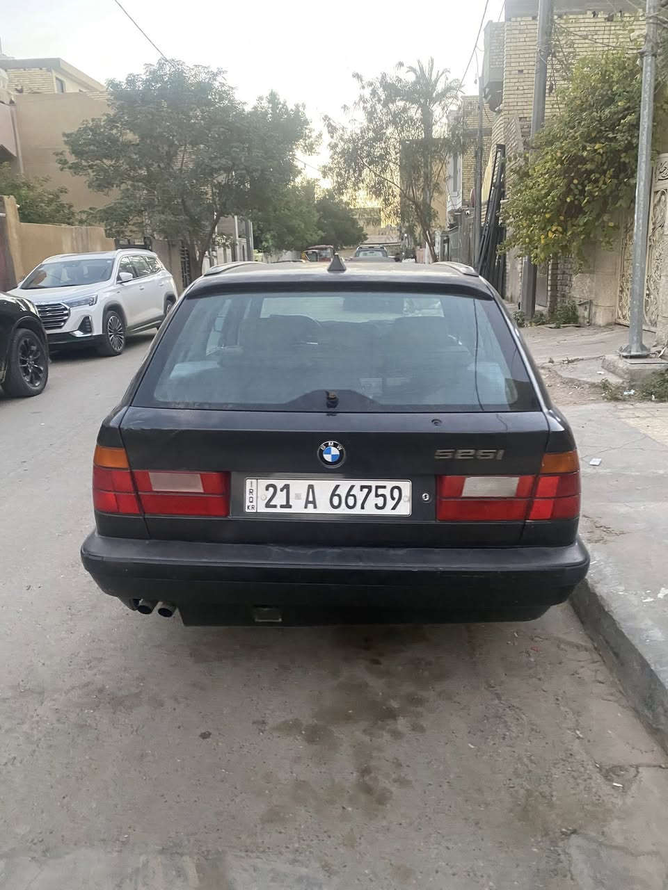 السلام عليكم 
بي ام ستيشن ٥٢٥ موديل ٩٢ بدون ضربة محرك ٦ سلندر  اصل سنويه وبليته كفالة عامة بطاين جدد دواخل جدد السياره نظيفة لون اسود ستيشن مميز  مكان بغداد الحريه والصور بالمنشور لكل السيارة تفاصيل اكثر اتصل 
 📞*********** 📞  سعر ٦٢ ورقه
واتساب ورصيد
