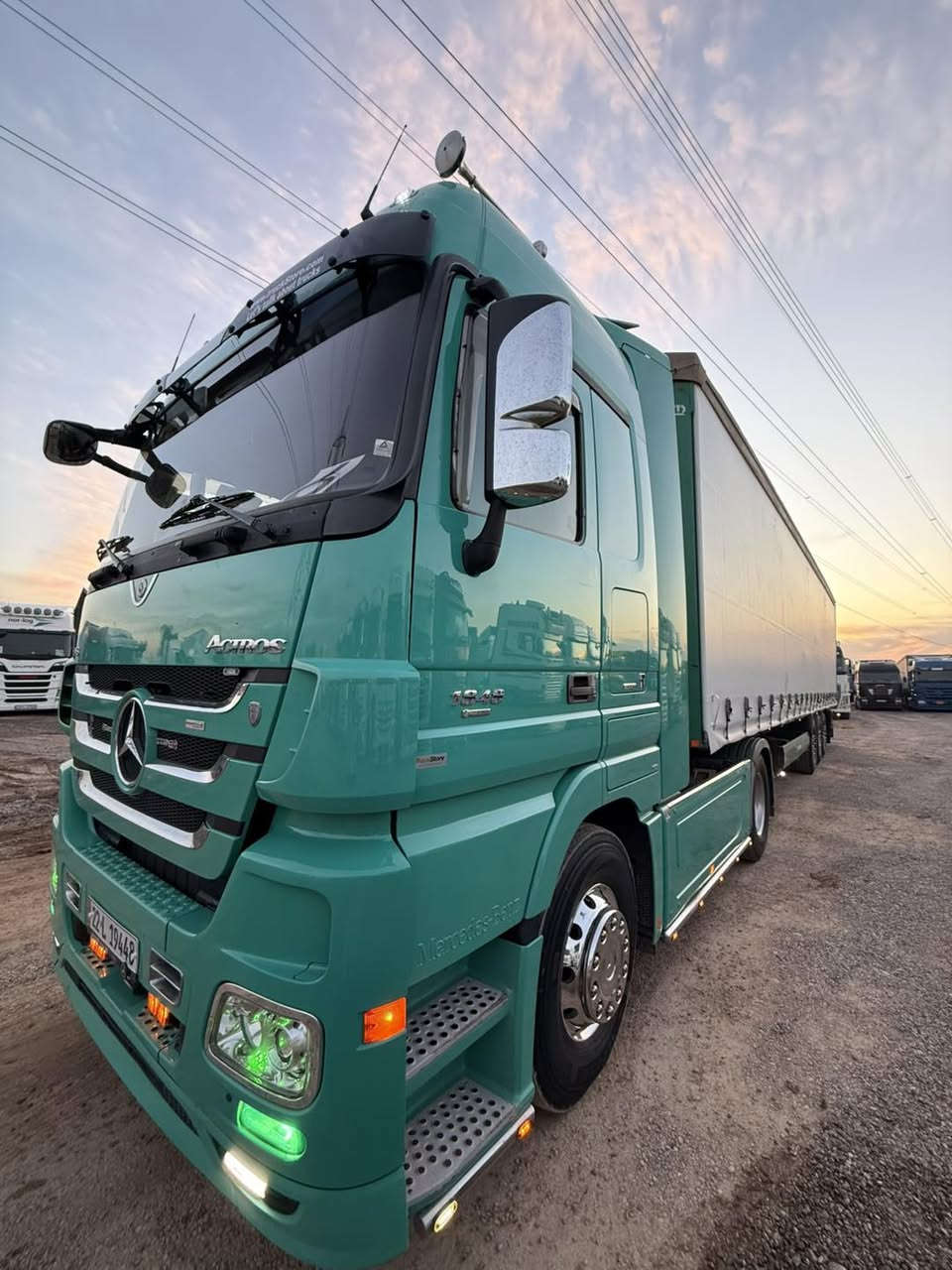 نوع :اكتروس فلات جادر مسرحي تريله  تاك ويل دبل قماره عالي ميگه سبيس ٣ محور تاك تاير سحال كرون 
موديل:2011 ✅  
حجم : 1848✅
لون :   اخضر ✅
مواصفات: ريتايدر تبريد ثلاجه موبريده كاسحه سبايدر روبستون دبل منامي هورن حساس كاميرا لاسيكي ويل كروم لايت زينون   
گير: أوتوماتيك
رقم : أربيل جديد 
سعر: 635$ ستة شده وخمسة وثلاثون ورقة دولار //63500$
العنوان: معرض به لين في اربيل قوشتبه شارع العام 
*********** بەڵێن  / أبو علي 
***********

رجاءً يرجى عدم الاتصال بعد الساعة العاشرة ليلاً 🕙 🔟

موقع جديد معرض به لين اربيل قوشتبه مدينه المعارض شارع العام 
موقع معرض https://maps.app.goo.gl/11RXL3FxQzCXFYZL8?g_st=iw
