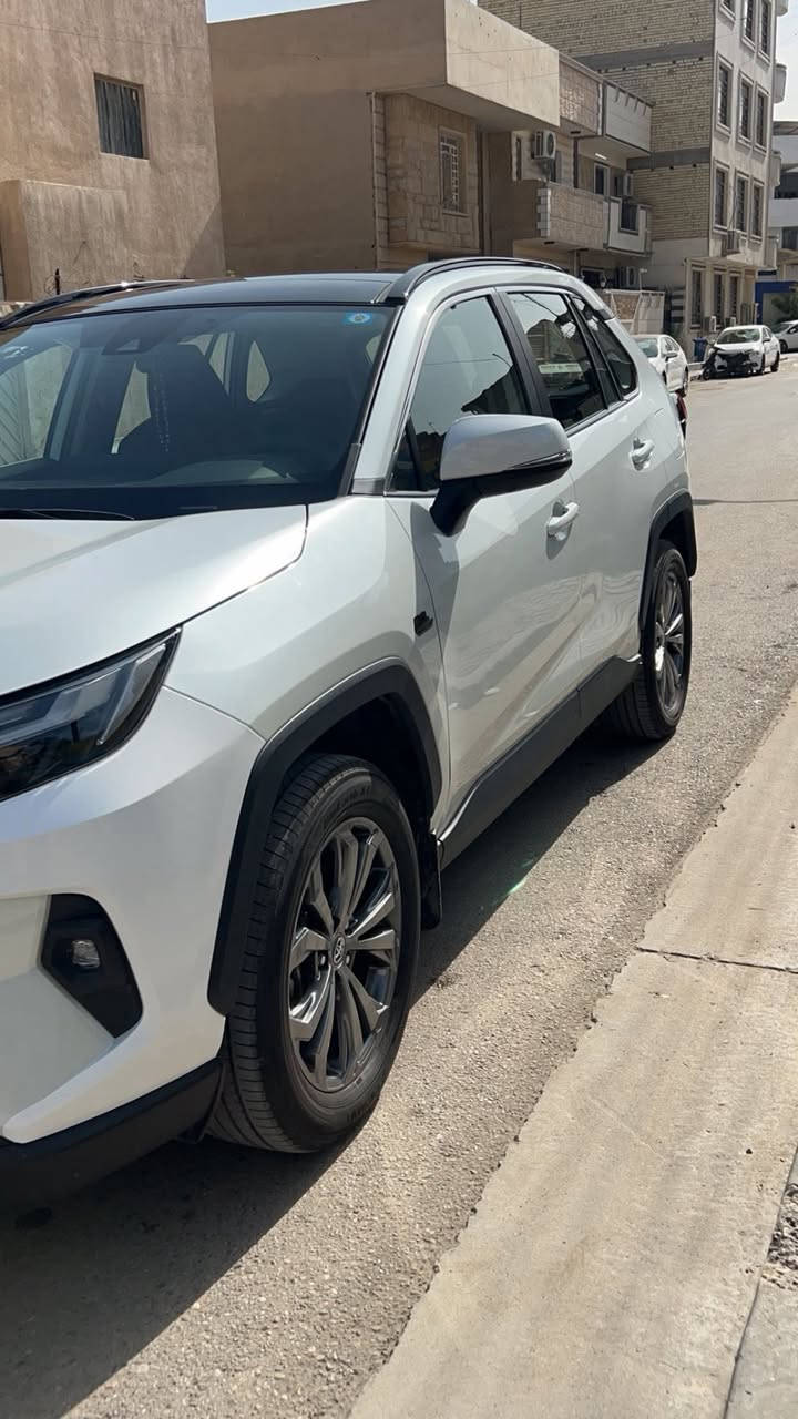 تويوتا راف فور بانزين
🔹 الموديل: 2023
🔹 ياباني تجميع الصين
🔹 عداد المسافات: 23،000KM
🔹 المواصفات: فول ١/١
🔹 بانوراما 
🔹 تدفئة بالمقاعد 
🔹 مقاعد جلد اصلي
🔹 كراسي كهرباء عدد ٢
🔹 وضعيات قياده (نورمال- ايكو- سبورت)
🔹 ٥ كاميرات 360 درجة
🔹 سبايدر
🔹 بلاجكتور
🔹حساسات امامي خلفي جانبي 
🔹مانع انزلاق + نظام توقف ذاتي + نظام تحديد مسار
📍 العنوان: بغداد – الاعظميه 
السعر 36 مليون وبي مجال قليل 
📞 للاستفسار الاتصال:***********
