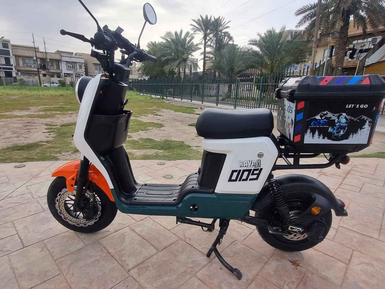 دراجه شحن ريان R009 للبيع مكاني بغداد الغزاليه شارع مدير الأمن الدراجه اربع بطاريات جديدات 48v 32a ملف 1200w السعر 500 الف وبي مجال 
الرقم ***********
