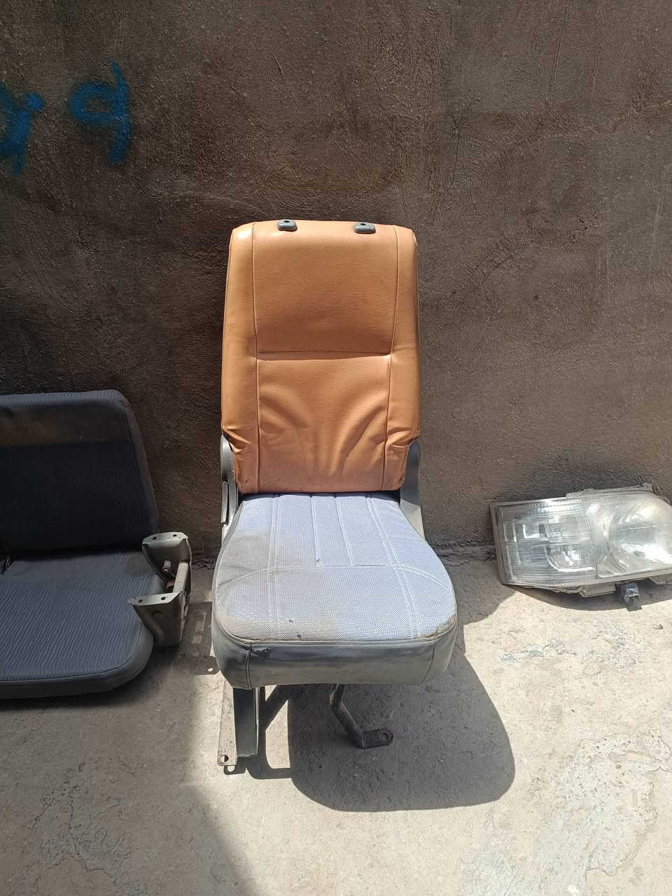 سلام عليكم كراسي عدد 2 لايتات مال هايسه للبيع العنوان بغداد المعامل العماري
***********
