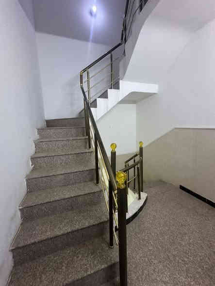 للايجار في السيدية بيت مساحته 100م
يتكون من مدخلين

وثلاث غرف نوم مطبخ صاله خدمات صحيه عدد  3 وكراج صغير

#الايجار 850 الف قفل 

للاستفسار الاتصال على الارقام التالية 

***********
