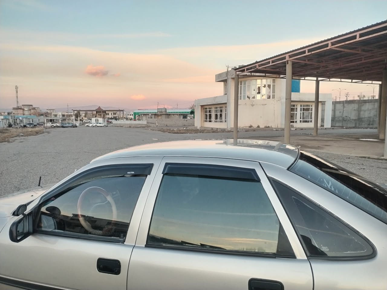 بەناوی خوای گەورە
ئۆپڵ فکترا بۆفرۆشت 
مەیکینە 18مۆدێل 92گێڕ مەکینە بەشەر 
بێ دەعمو لێدراو بێ خایس چوار ویلوتایەی لۆکی لەژێرە
تقم پێشو تونوتۆڵی هەموی بەشەر سەنەوی 10ڕۆژە بەسەرچوە سعری 45گڵاوکەمێک مجال شوێن چەمچەماڵ
***********
***********
