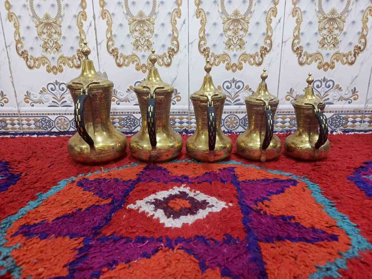 سيت دلال حمصي صنع سوري قياس 31 29 27 24 23 للستفسار اتصل *********** يوجد توصيل
