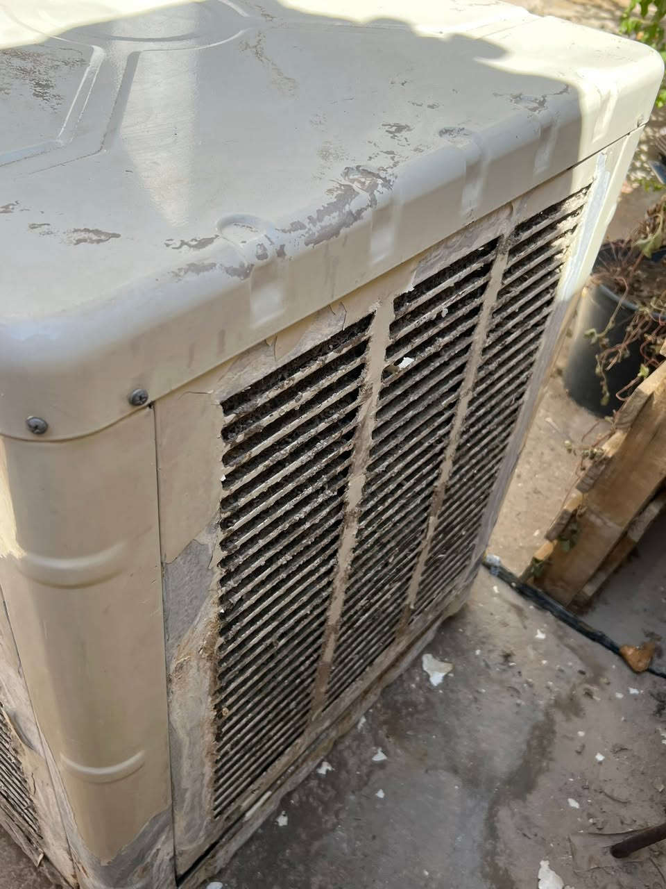 مبردة
حجمها ثنين ونص 
الوني ايرانية اصلية 
ماطورها سرعتين بلادي 
قفلها ١٠٠ 
شوية صبغها واكع

طباخ ب٨٠
الكاونتر ب١٠٠


**إذا كنت صاحب هذا الإعلان وتريد حذفه لأي سبب، رجاءا أرسل رسالة إلى الدعم الفني**