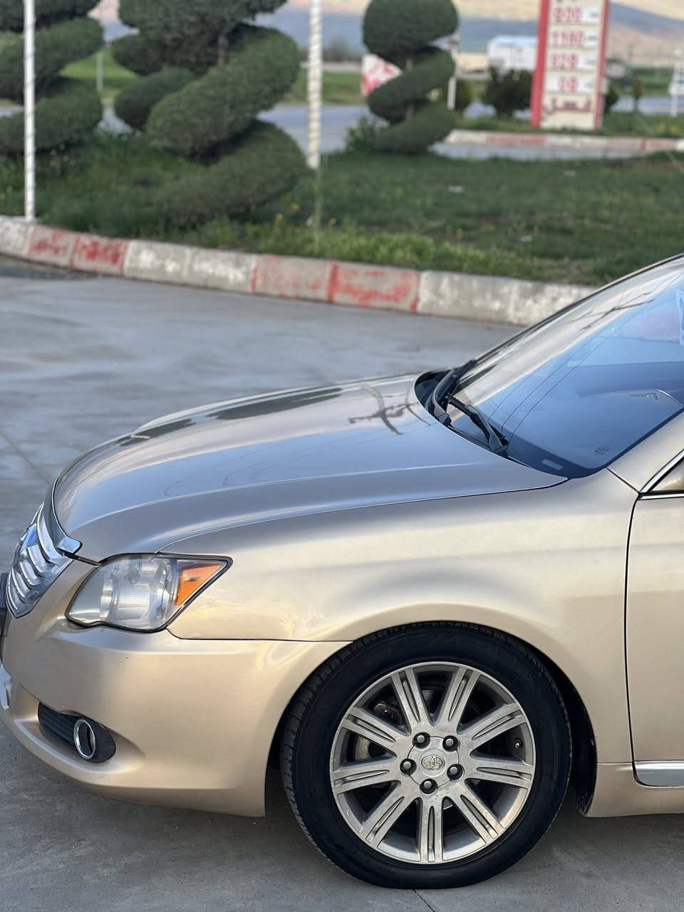 ‏Toyota avalon2010 خليجى limited📦🪬
🔸کۆشین ساردو گەرم 
🔸کوشین کارەبای سی مۆد خەزن
سیارە دوبی براوەی  لێزەرە✈️ 
🔸گيرومه كينه و ته بريد به شه رت 
🔸مه كينه ى به شه رت  دوکەڵ و بوخار 
🔸سەوتی دیجتەل بەشەرتە  تازە پێش پشتی توند کارە
هه موو گيانى كه پسه سه ياره كه 
پشت و پيشى كه پسه بى ئرباك 
سەقفی لەسەر کاڵبونەوە پەمپ کراوەتەوە بێ زەربەیە  
چوارتايه و ويلى لوكى له ژيره 
سه ياره كه به س ماشاءالله ى ده وى 
نرخ :   58 گەڵا و کەمیک مەجال
شوێن :   سەنگەسەر --  رانیە سەیارەکەکۆدی هەیە 
تکایە گەر مشتەری تیل بکە ***********   ڤایبەر ☎️ واتسئەپ.
