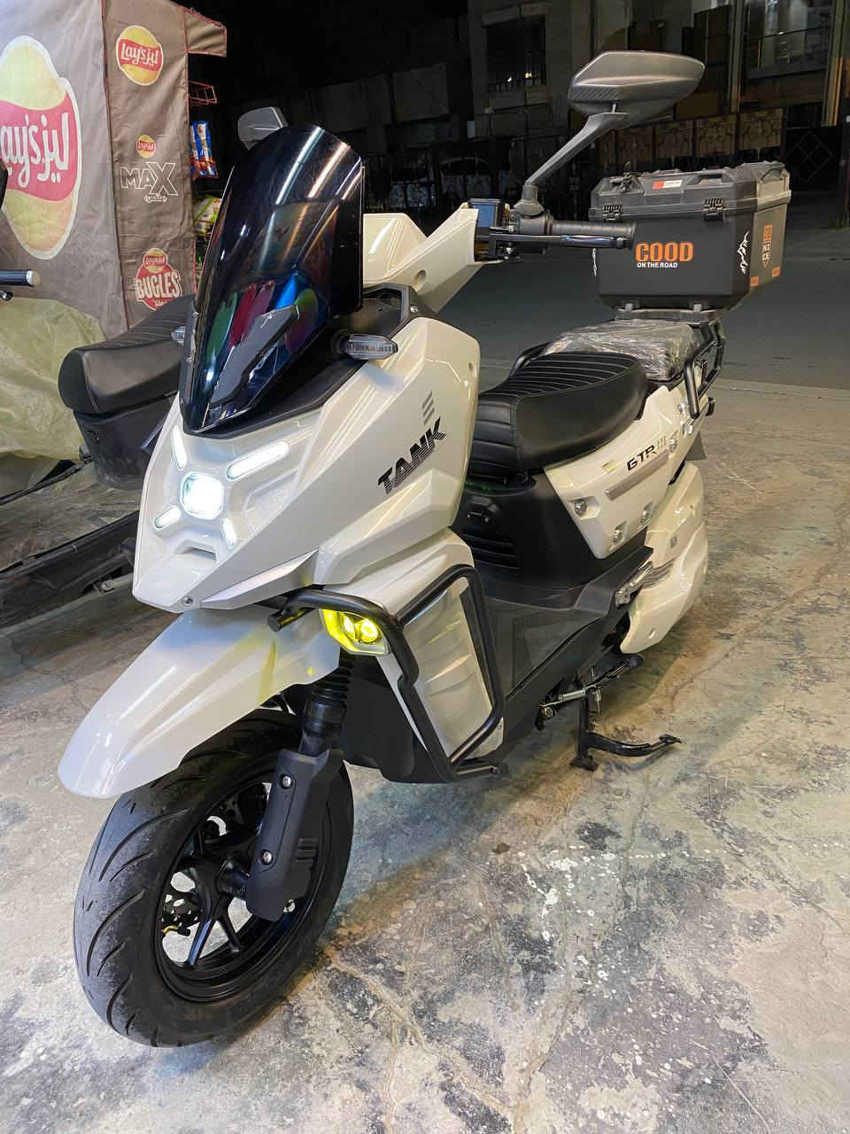 سلام عليكم دراجة شحن اباتشي  للبيع تجي بطارية ليثيوم 50 امبير 72 فولت  تمشيك 90 كيلو  السرعة 85 - 90 بعد بيها هواي مواصفات  الدراجة السعر  مليون 350  العنوان بغداد الغزالية رقمي *********** فقط واتساب
