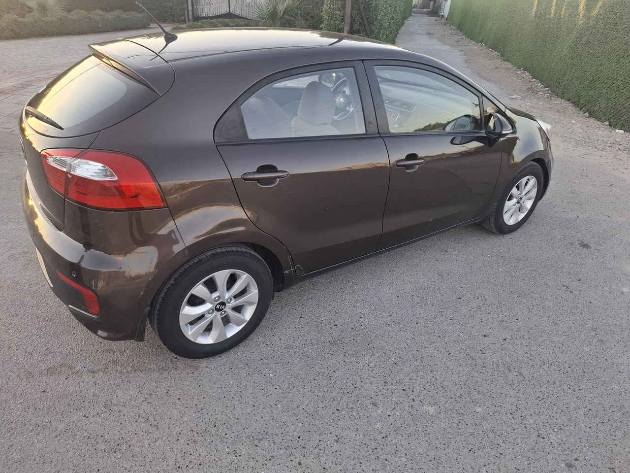 كيا ريو ٢٠١٦ خليجي محرك ١٦٠٠ دبل قطره محرك وكير شركه بلادي مكفوله من الصبغ والتبديل عدا بلبنيد وجاملغ موضح بصور السياره نظيفه ماشيه ٩٩ مكانه حي الأعلام 
***********

