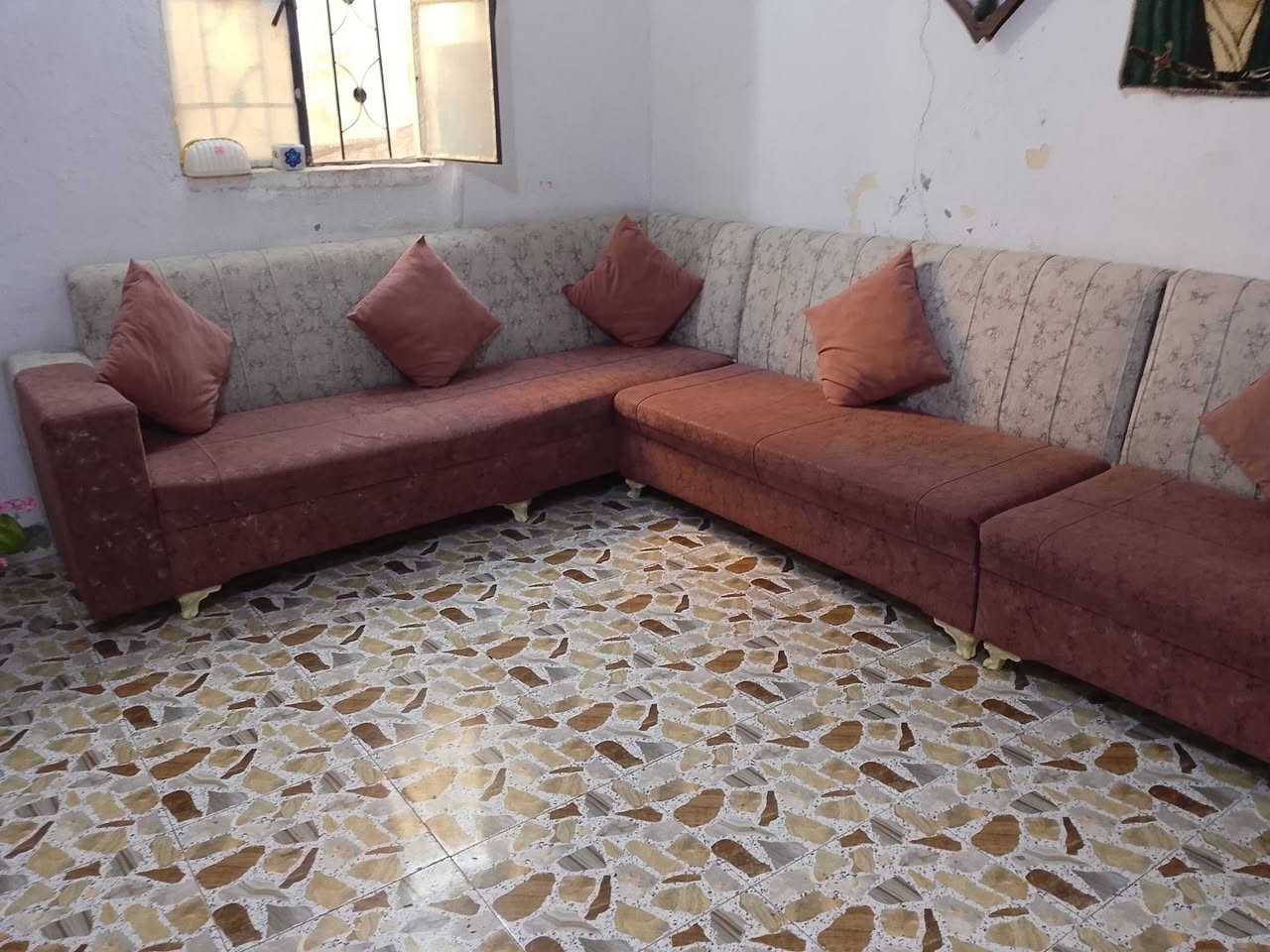 سلام عليكم ديوان تسكام شغل درجه اولى 7نفرات سعر 350الف مكان حله مركز مدينه شغل درجه اولى يعني بلوك اسواد وخشب روسي


**إذا كنت صاحب هذا الإعلان وتريد حذفه لأي سبب، رجاءا أرسل رسالة إلى الدعم الفني**