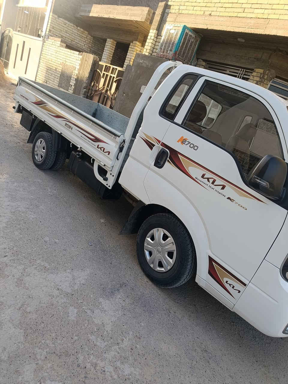 السلام عليكم كيا بنكو ٢٠٢٤سياره مكفوله سنويه جديده مكينه كير مكفوله داخل جديده ماشيه ٤٢مكان بغداد الوسفيه سعره ١٦٥وبيه مجال رقم ***********
