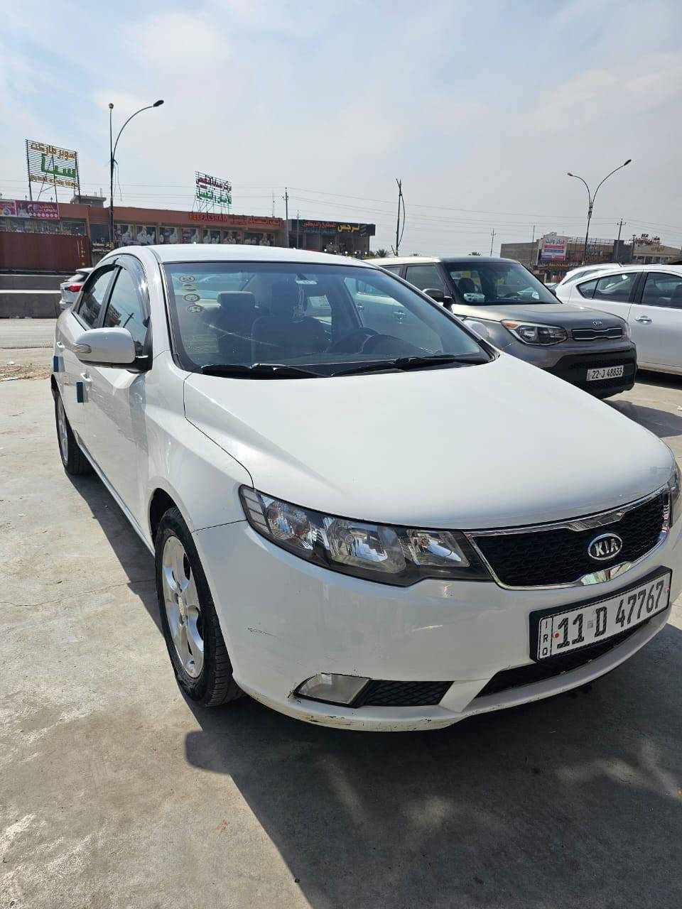 السلام عليكم ( رجائاً ماعجبتك السيارة اعبر المنشور )
سيراتو خليجي رقم بغداد الانكليزي بأسمي 

مكفولة عدى بارد جوه قبق البانزين وما مصبوغ 

بيها سونارات 2 مرفقات بالمنشور 
السيارة جديدة بمعنى الكلمة ماشية ( 113 الف ) كم حقيقي 
كير ومكينه شرط 
تبريد ثلج 
مكينتها 1600 دوش 
بالواقع احلى من الصور 
مكاني بغداد مجمع بسماية 
السعر 113 ورقة
***********
