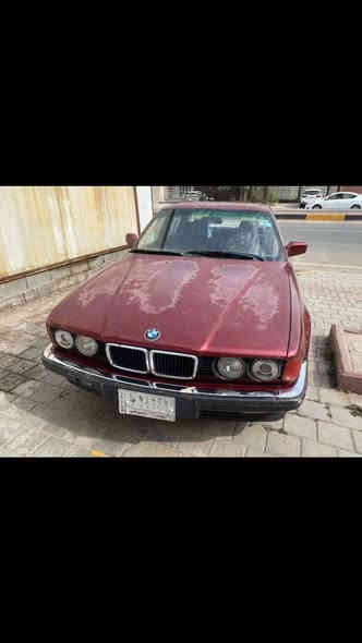 ٧٣٥ موديل ٩٠مكينه ٦ مفتوح وكير أوتو صدر أمامي خلفي مبدل تبريد شغل كل كهربائية شغاله تخم تاير سنويا ٢٠٢٨ معروضه ٥٥ وبيه مجال ***********مكانه بغداد
