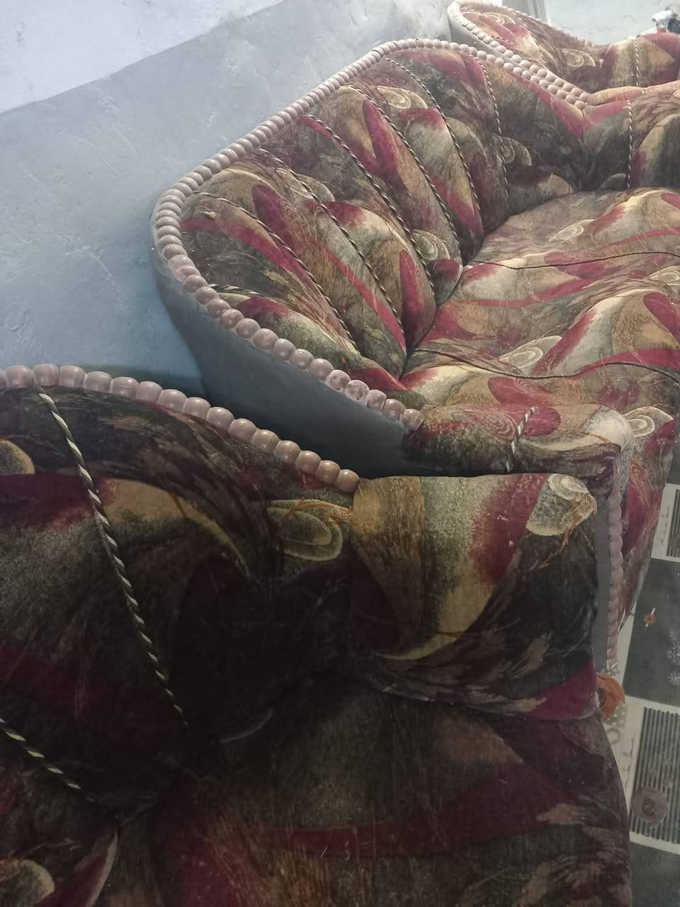 السلام عليكم 
أثاث واجهزه منزليه للبيع 
مكيف أخو جديد ٢٢٥
معرض تلفزيون ٩٠
تخم عدد ١٥٠واحد
غرفه اخشاب ٤ابواب٥٠٠
رقم هاتف ***********
