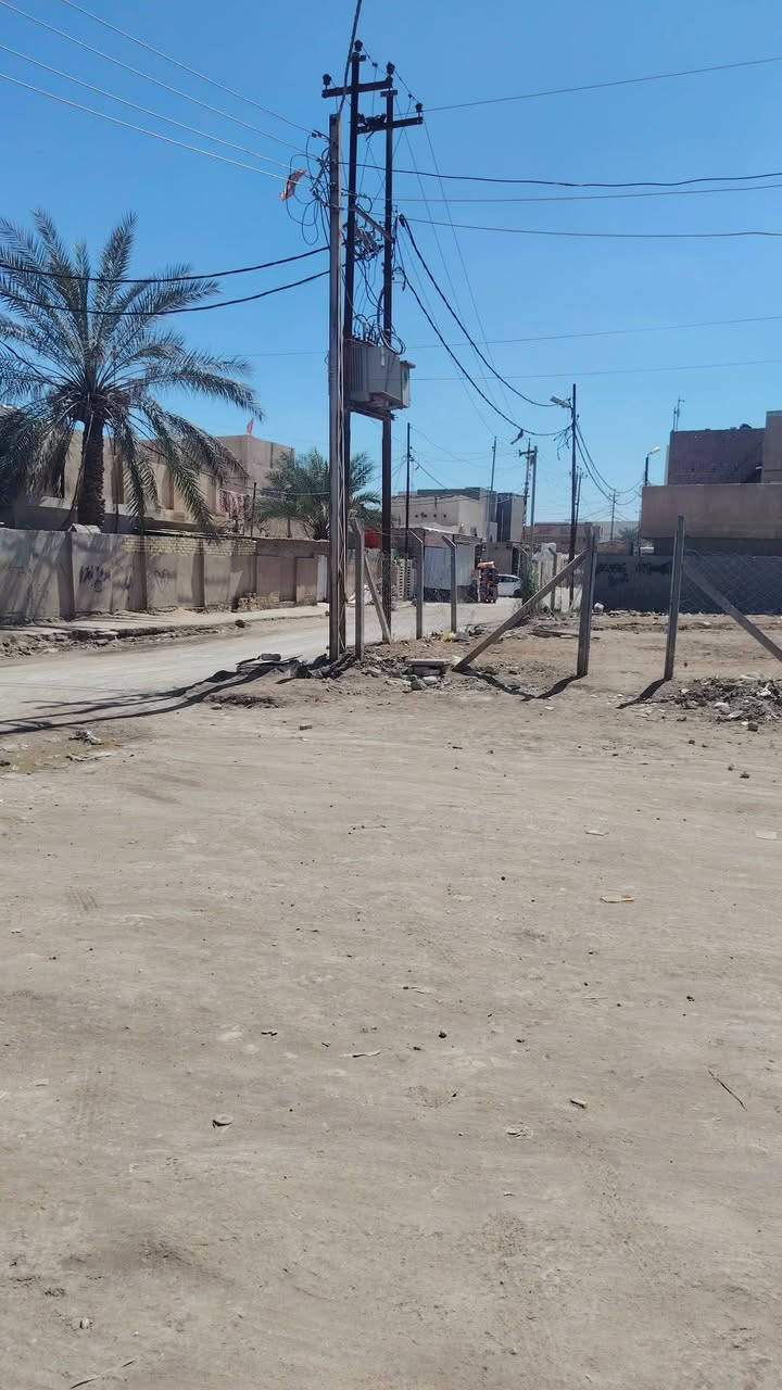 📢📢📢📢📢
#ارض للبيع 🏞️ 🌹
ال#مساحه ١٠٠٠ متر ركن كدامها شارع ٢٠ متر وبصفحتها شارع ١٠ متر  طابو ملك صرف وجهه على الشارع العريض ٥٠ متر ونزال على الشارع الثاني ٢٠ متر  بيها كافه الخدمات #الموقع حله بكرلي قرب موقف دانه قرب جامع الهادي (ع )
#سعر المتر الواحد ٧٥٠ مع  المجال للشراي حي سكني كامل يتوفر اتصال📞📱 مع واتساب
***********
