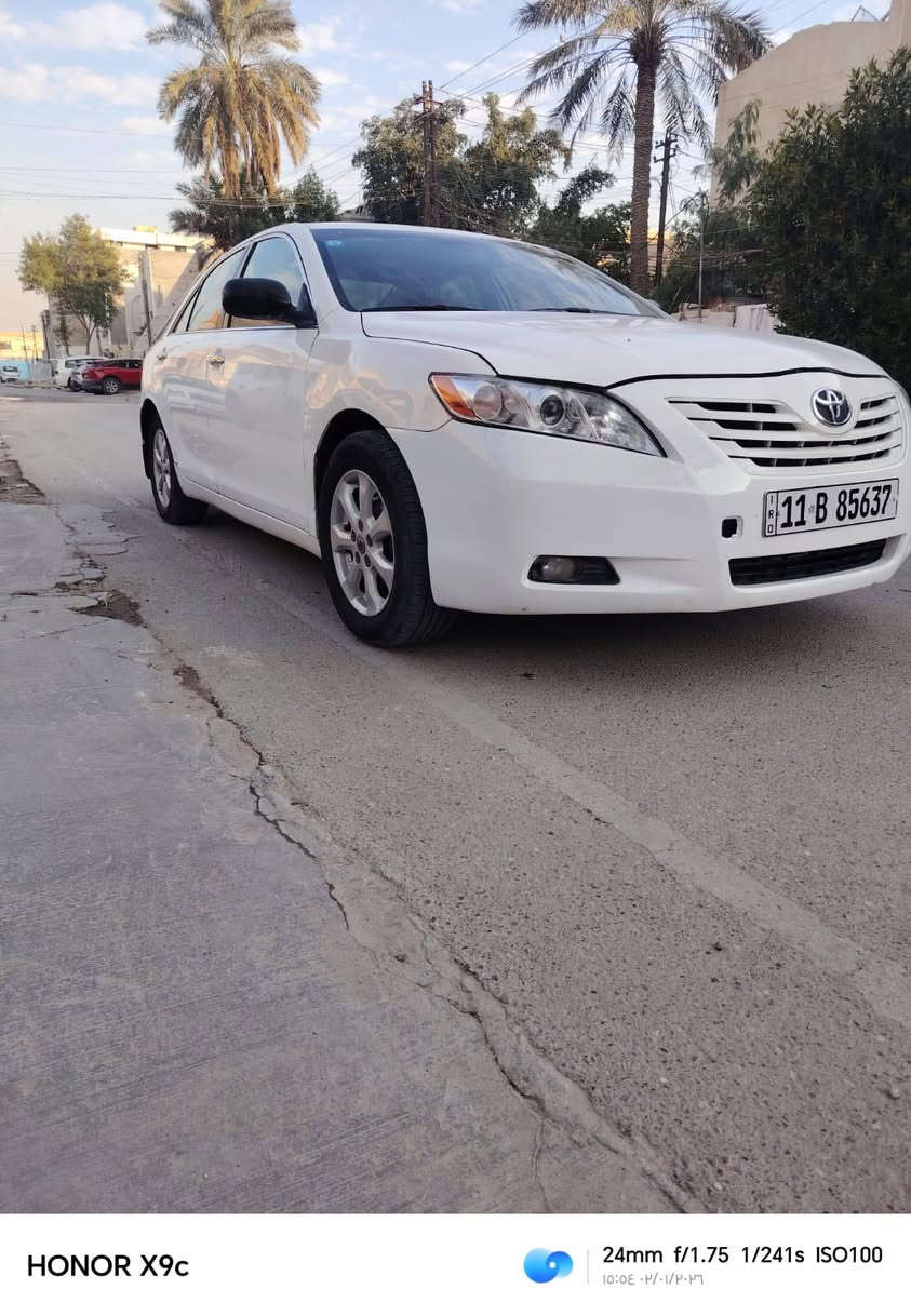 السلام عليكم 
للبيع تويوتا كامري 
موديل 2008
وارد امريكي مكينه 2400
حادث جاملغ خلفي وقبغ جنطه 
بيها اربع قطع صبغ 
اعتبرها حزام 
محرك كير جديد 
محرك جديد شاده 
صدر امامي خلفي جديد 
تخم تاير جديد 
تبريد ثلج 
شاشه كامره 
تحكم استيرن 
كروز سرعه 
رقم بغداد دولي
سنويه وهزه جديده 
السعر 90 وبي مجال 
مكان السياره بغداد حي الجامعه 
***********
***********
