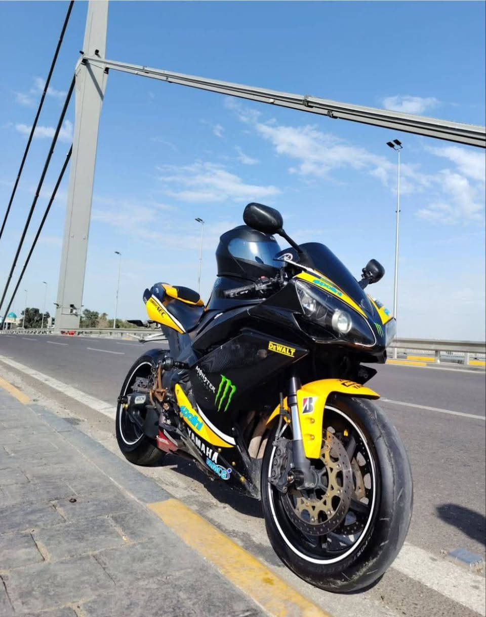 سلا عليكم مكلف بل نشر R1 1000 موديل 2008  نقصه كفر الأيسر طار  وبيه صوت عينه مال كلج وين ما تريد توديه تفحصه افحصه اذا تكلولك غير العينه ترجعه الدراجه الدراجه محركه ستوك مكفول بيه تزويد من اليابان حلو قليل  سعره 43ورقه وبيه مجال شي قليل رجاء مو شراي لا تتصل ***********
