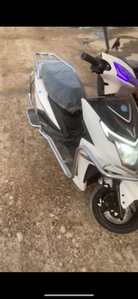 دراجة شحن ست بطاريات جديدة ماصار شهر من شديتها   تشيل 350 kg.     عارض...