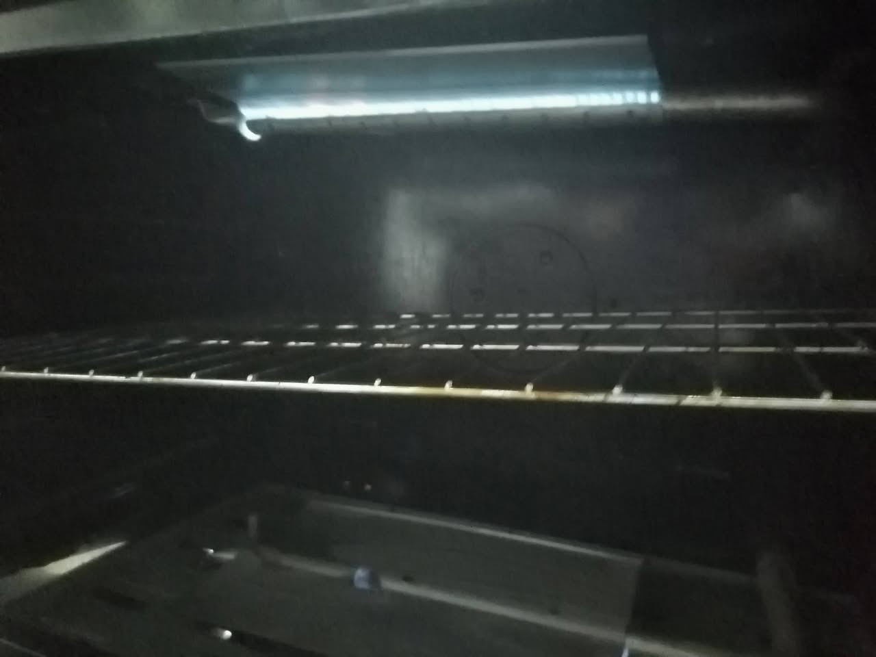 السلام عليكم ورحمة طباخ للبيع السعر ١٥٠
***********
