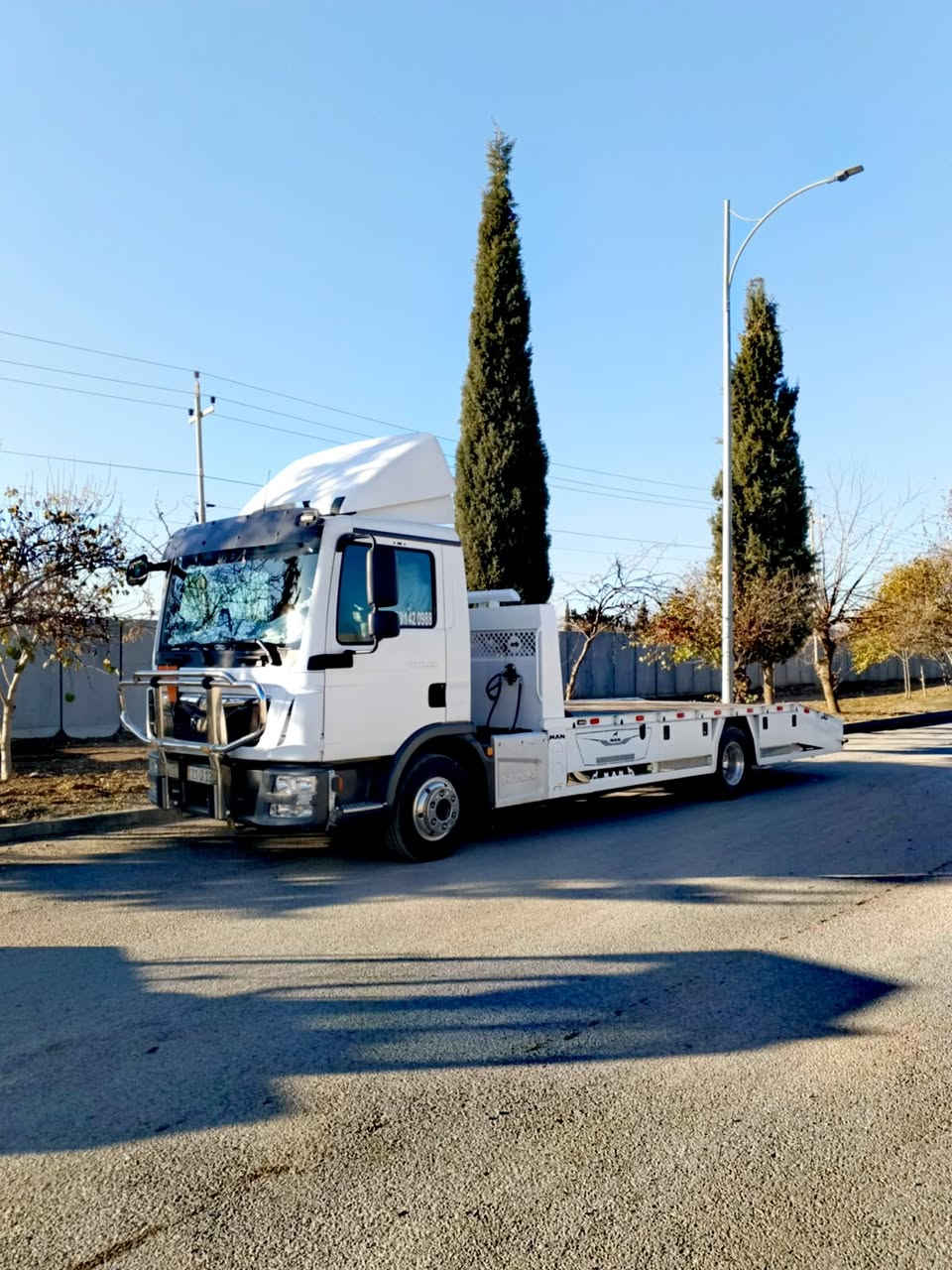 للبیع مان 2017فول مواصفات كامرا حصاص رادار  بویلر تبرید   كیر 4×4 تحدید سرعه جام كاره با  ویل کروم 6 
برا غی 6سلندر  طویل بودی 6.20  بودی جدید 
***********
