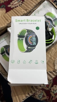 رمضان كريم وصيام مقبول  عندي هذيني الساعات ١٨ قطعه بالكارتونه شلع ب ٦٠...