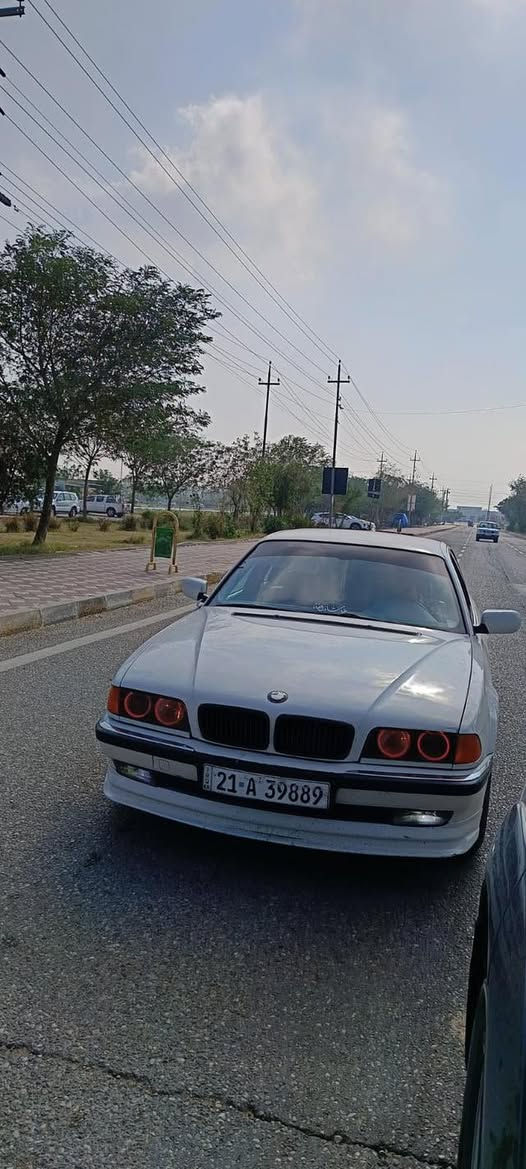 سلام عليكم بي ام خفاش  محرك ٣٠ رقم سليمانيه بسامنه مديل ١٩٩٥ سياره جاهزه كل نقص مابيه 

مكفوله بدي وكير ومحرك ممصبوغ بلاد. تخم تاير وحداديه بجيس كهرباء كله جاهزه 

السعر٧٤ وبيه مجال بسيط حك الجيه مكان البصره القرنه 

***********
