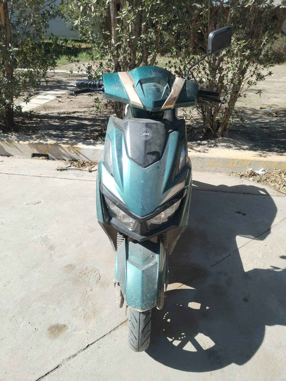 السلام عليكم دراجه ماكس ثعلب شحن نضافه فول  ٦ بطاريات  سرعه ٧٠ حقيقي تمشي ٦٥ كيلو متر  سعر ٥٠٠ هاذ رقمي اتصل ***********
