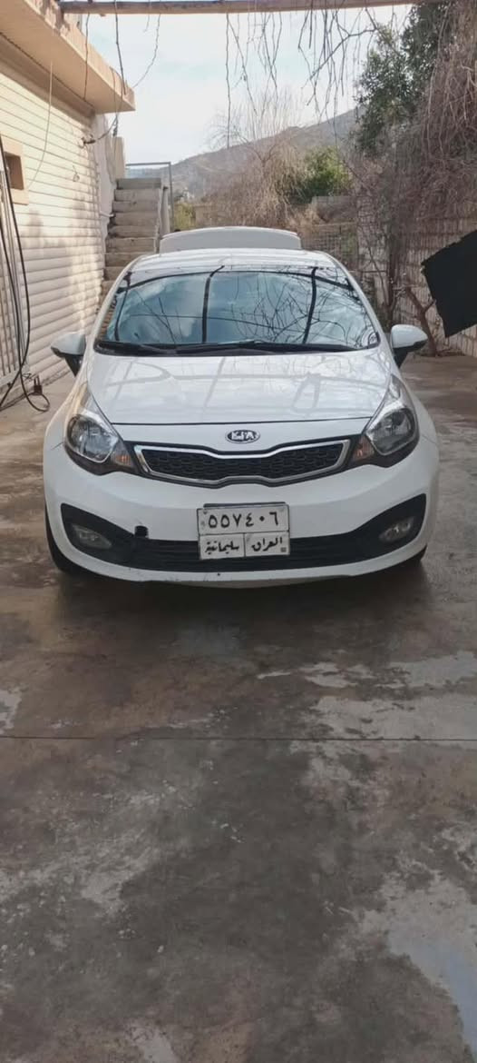 کئیا ڕییۆ بۆ فرۆشتن 🤍
مۆدێل 2014 فوول مواسەفات 
سێپارجەی بۆیاخە بێناوو گئرتن پشتوو پێشی کەپسە 
سەعر  95 کەمێک مەجال 
جوابی کۆمێنت نادەینەوە. پەیوەندی بکەن بەژمارەیەوە 
***********
***********
