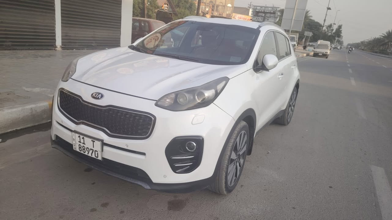 السلام عليكم 
كيا سبورتج ١٨ خليجي مكفوله السياره عدا بارد الباب الخلف الصدر
ماشيه ٨٧ الف 
مواصفات موضحه بالصور 
السياره بأسمي
للاستفسار ***********
