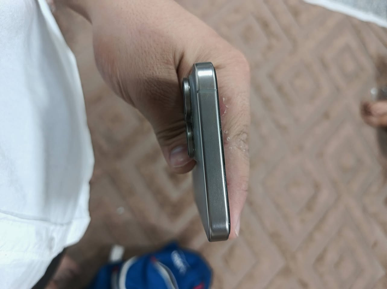 سلام وعليكم إيفون, 15برو ماكس للبيع استخدام شخصي ونضيف جدآ مكفول من الخدش سعر خاص جوه ال 900 لا تدخلي الاستفسار ***********  فقط واتساب
