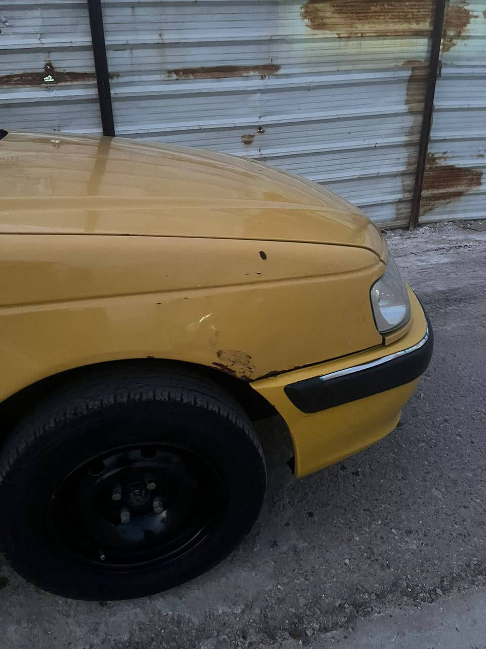 السلام عليكم شباب عندي بيجو بارص للبيع 2015 بسمي ليها بعض بارد قليل وبيها خياس موضح بالصور وبيها بدايت تبخير وبيها منظومه غاز مكاني الشعب نهاية الفورتات *********** مكلف بانشر السعر 40 وبيها مجال للطيبن ،
