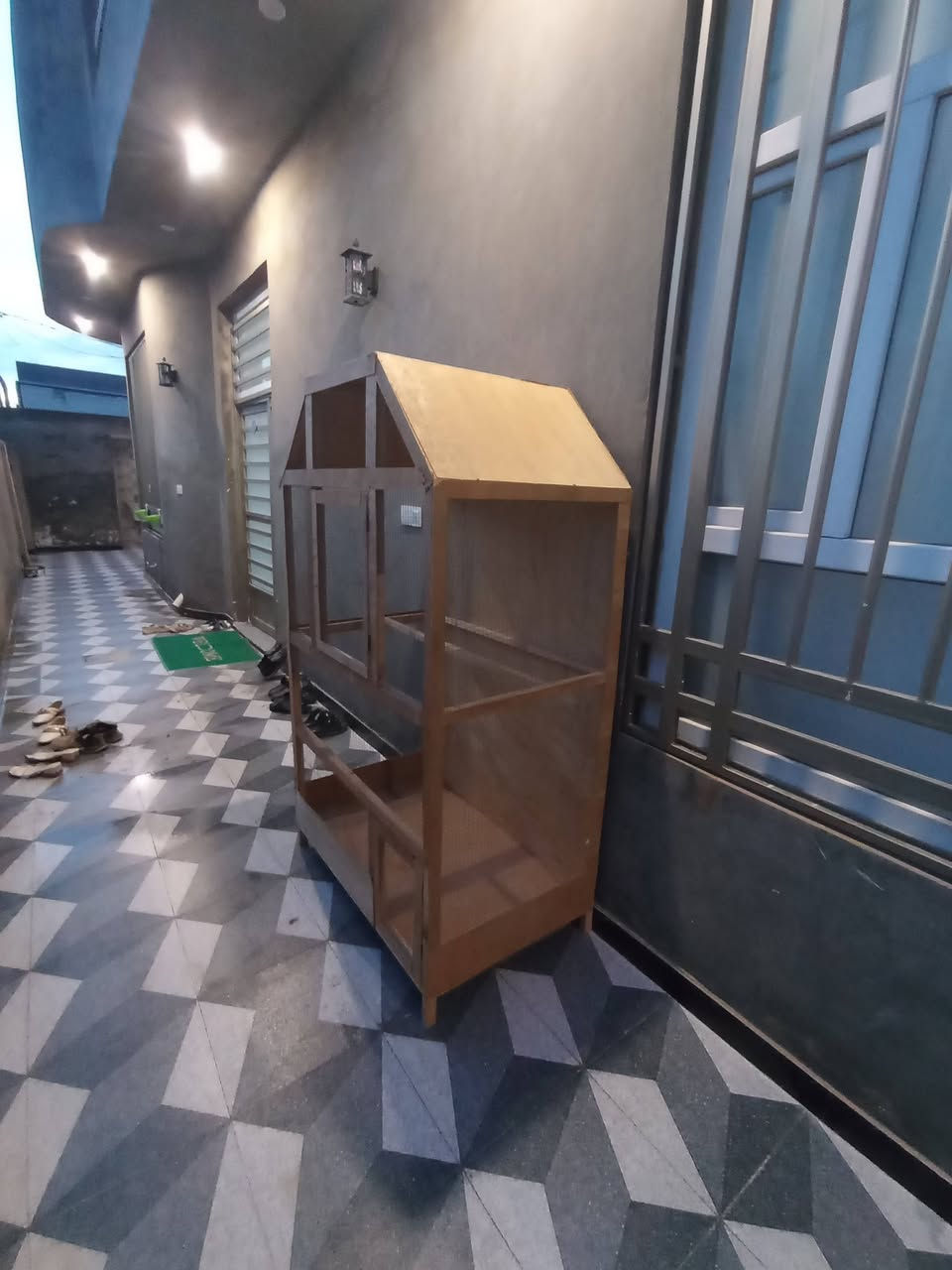 السلام عليكم قفص بلابل للبيع جديد ما مستخدم السعر 60 شغل تسكام درجه اولى للاستفسار ***********
