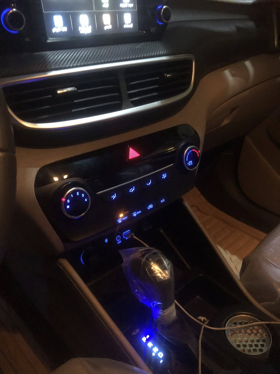 توسان  ٢٠ للبيع فقط فول عدا الفتحه باسمي وكاله الكاصد صبغ دعاميات فقط الجماليه ماشيه ٦٨ السعر ٢٠٣   ***********
