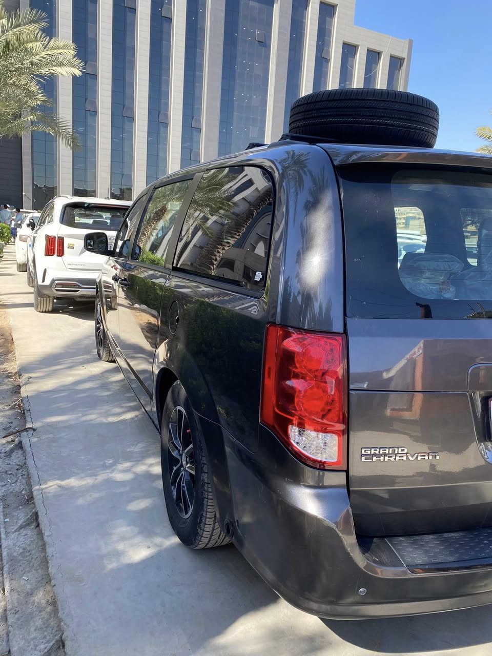 السلام عليكم 🔴مكلف بالنشر رجاء الاتصال على الارقام 

  سياره اريدها مراوس فور جنل من موديل 2008 الى 2014 عندي سيارة دودج كرفان 2020 مسجل 2018 سيارة جاهزة مابيها اي نقص محرك 3.600 منظومة غاز شاشه سقفيه وشاشه اماميه كاميرات اماميه وخلفيه تبريد 3 قطع تخم + سبير جديد 5 رقم بغداد دولي باسمي عنوان بغداد الغزاليه متواجد بالمنصور 
الارقام ***********
***********
