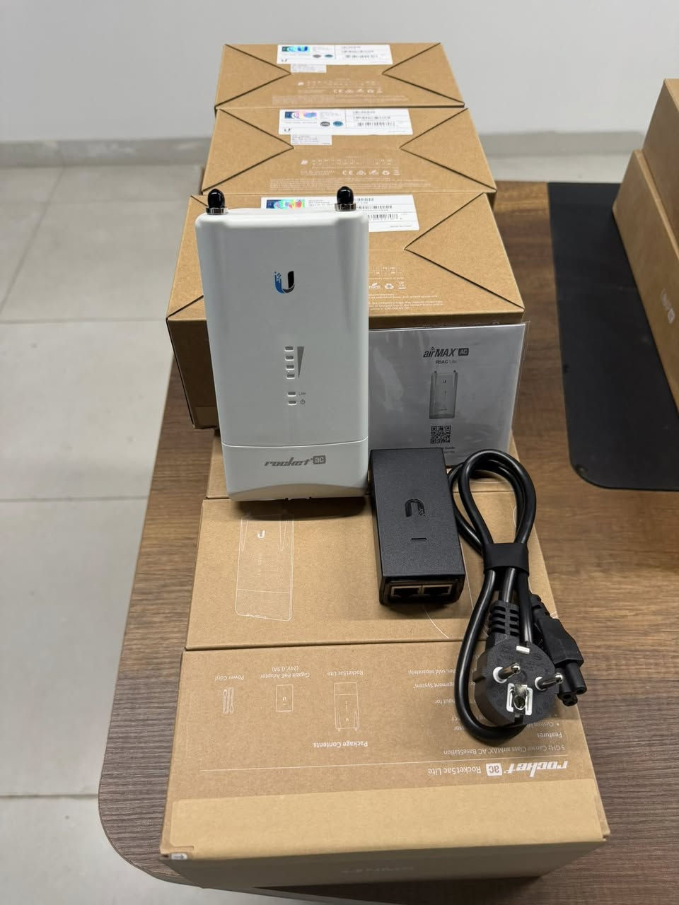 توفر لدى مكتبنا 
سكتر gps ac سعره 140 الف
سكتر ac لايت سعره 130 الف
سكتر مدمج 921 سعره 140 الف
سكتر نيكست 120 سعره 60 الف
روكت Ac سعر القطعه 140 الف 
روكت تيتانيوم مع محولة سعره 70 الف 
912 سعره 70 الف m2
  دلتا لينك انتي نويز 23 سعره 40 الف
بور بيم Ac سعره 100 الف 
بور بيم m2 سعره 90 الف 
دعسوقة بث واستلام زواية 90 درجة سعره 50 الف
يوجد لدينا توصيل لكافة المحافظات
***********
