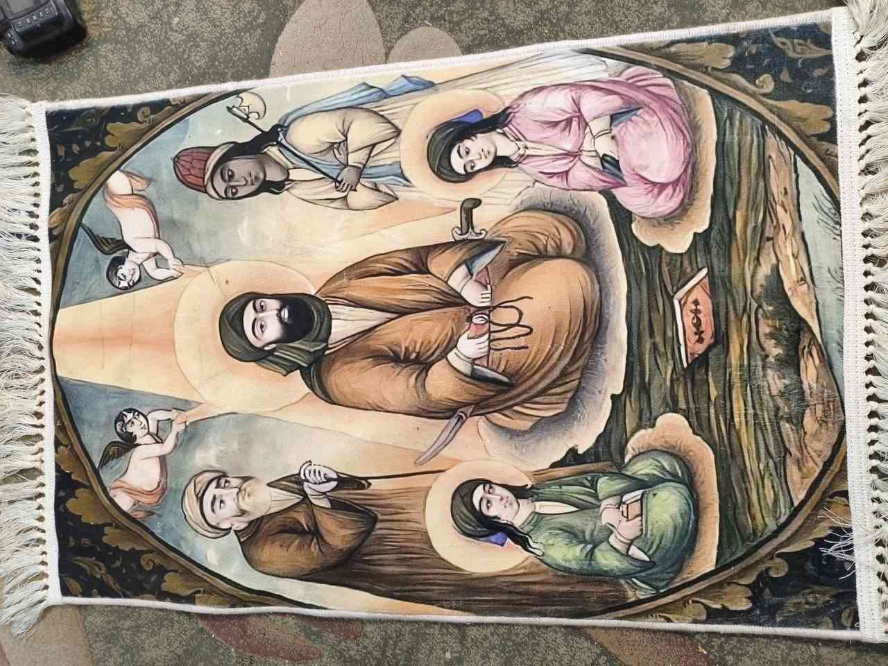 زوليه لوحه الطول متر العرض ٧٠ سانتيم مكاني بغداد *********** يوجد توصيل
