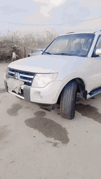 السلام عليكم 
للبيع او امراوس بستاركس حسب القناعة باجيرو 2008 عادي مو حبتور كير أو تو تبريد 3 قطع محرك خير من الله سونارها موجود باتري جديد مري شفط تخم تاير صدر كله جديد اني مكلف بالنشر هذا رقم صاحبها *********** احمد ابو رامي
