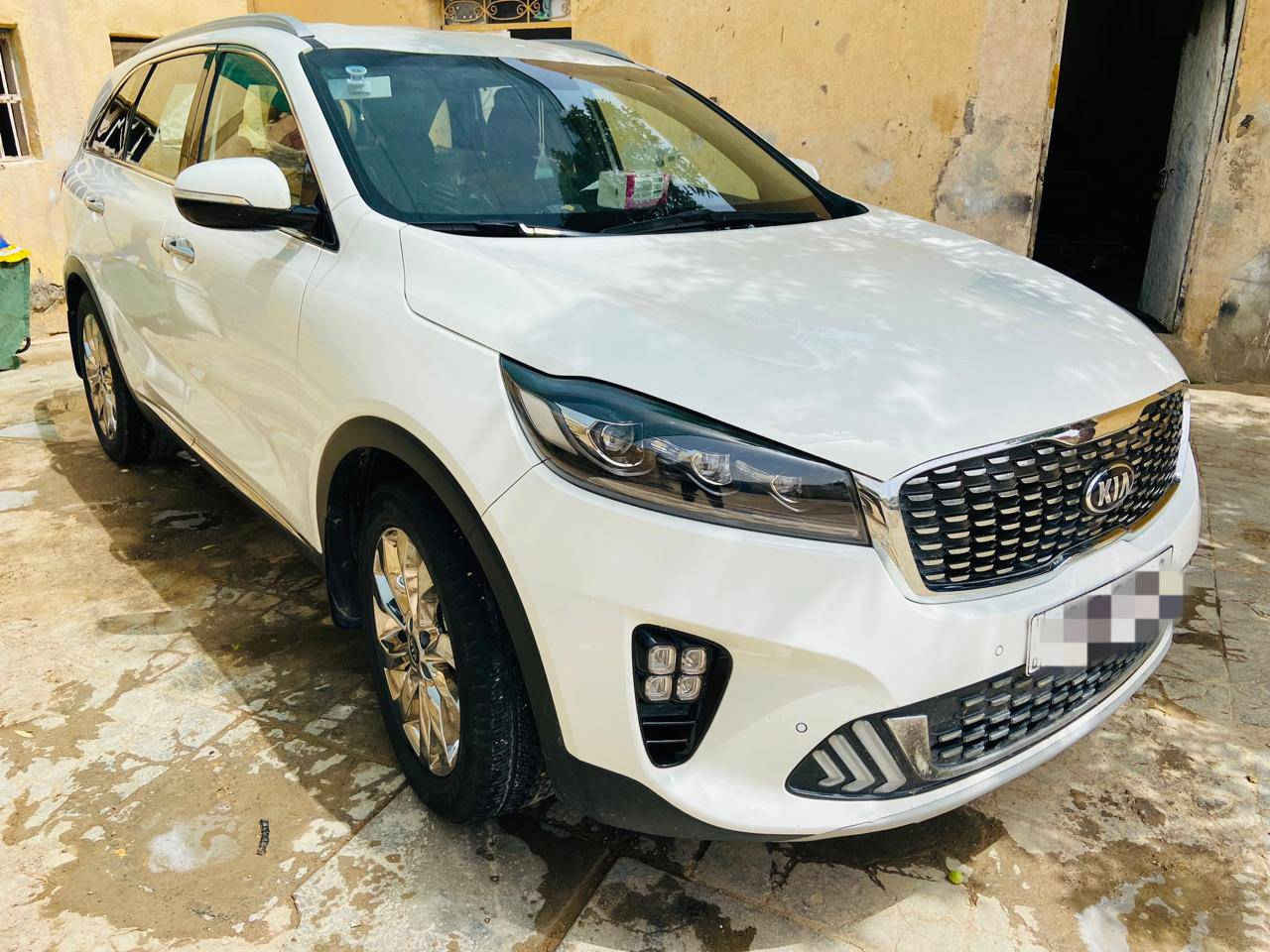 سورنتو مديل 2020 خليجي رقم بغداد دولي هزه سنويه جديده كفاله عامه ضربه وصبغ وتبديل  مكينه وكير كفاله  6سلندر 7راكب 3قطع تبريد ماشيه 80 بصمه تشغيل بصمه ابواب بردات شاشه حساسات امامي خلفي كشنات امامي كهربائى دبل شباك جنطه كهربائيه  اربع نضمه قياد 
 سياره جديده  استخدام شخصي. *********** مكان الرفاعي
