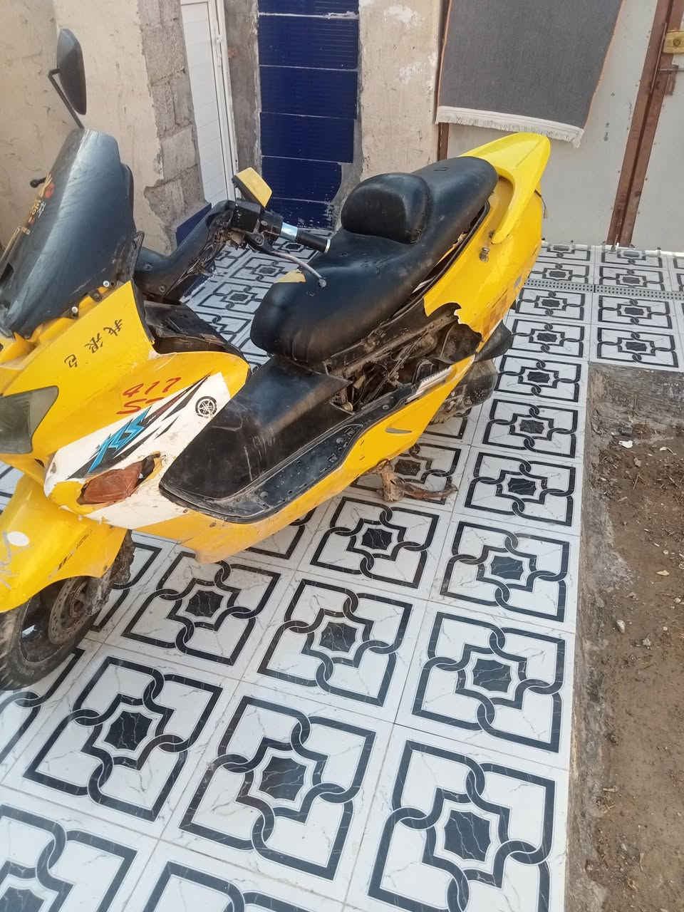 سلام عليكم اخوان دراجه صفر ستة شغالةبس نكلبت بيدي مراوس بدراجة شغالة او بيع مكاني حي  الحكيم عوزها بس كفرات هذا رقمي ***********
