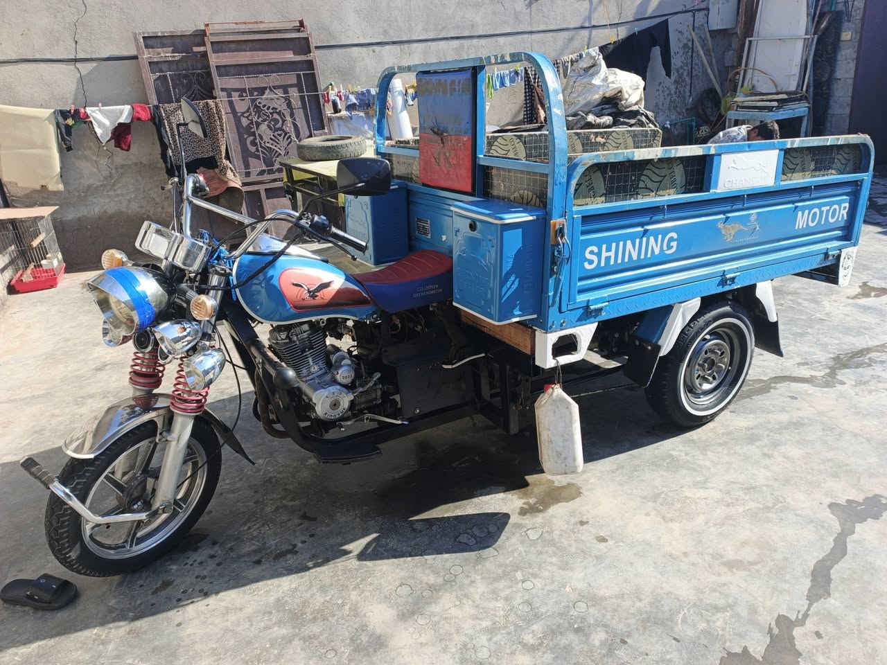 السلام عليكم ستوته موديل 23    ما بيها ضربه  ولا لحيم  ستوته خير من الله تخم تاير جديد   المكينه خير من الله انطيك بيها ضمان شهر السعر 1.850 وبيها مجال هاتف  ***********
