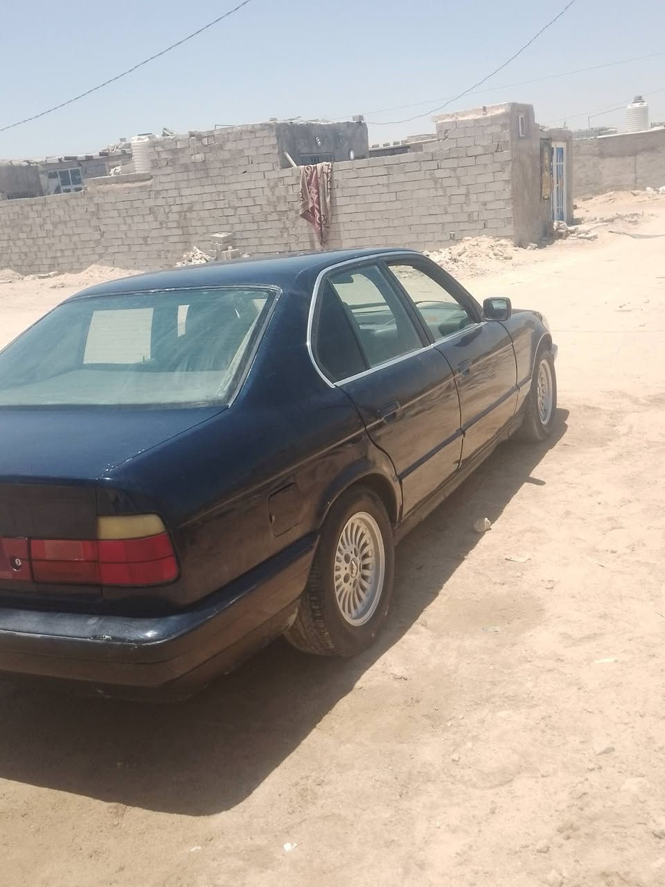 سلام عليكم بي ام للبيع سعر 45وبيه مجال رقم انكليزي بغداد مداور ثاني يوم سياره نضيفه قطعتين تبديل جاملغ وبنيد مكاني نجف *********** تصال رقم واتساب ***********
