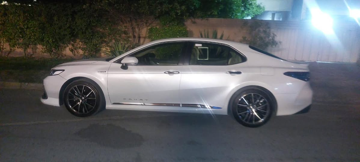 سياره كامري موديل 2024 خليجي للبيع
السلام عليكم 
سياره كامري وكالة  عبد الطيف 
الون ابيض 
السياره فول مواصفات 
المقاعد كهرباء 
تشغيل عن بعد 
بانوراما 
الشاشه حجم كبير 
السياره بيه بردات 
مكفوله السياره من الصبغ والطخه 
رقم بغداد
سعر السياره $22,700
للتواصل اتصل ***********
