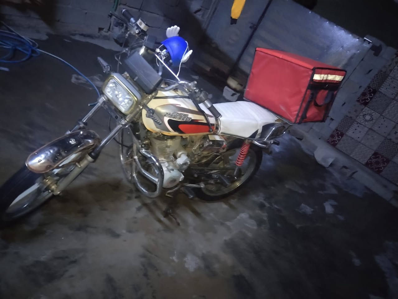 سلام عليكم  نامه 5كير سعر400وبيه مجال لطيبين ***********.
