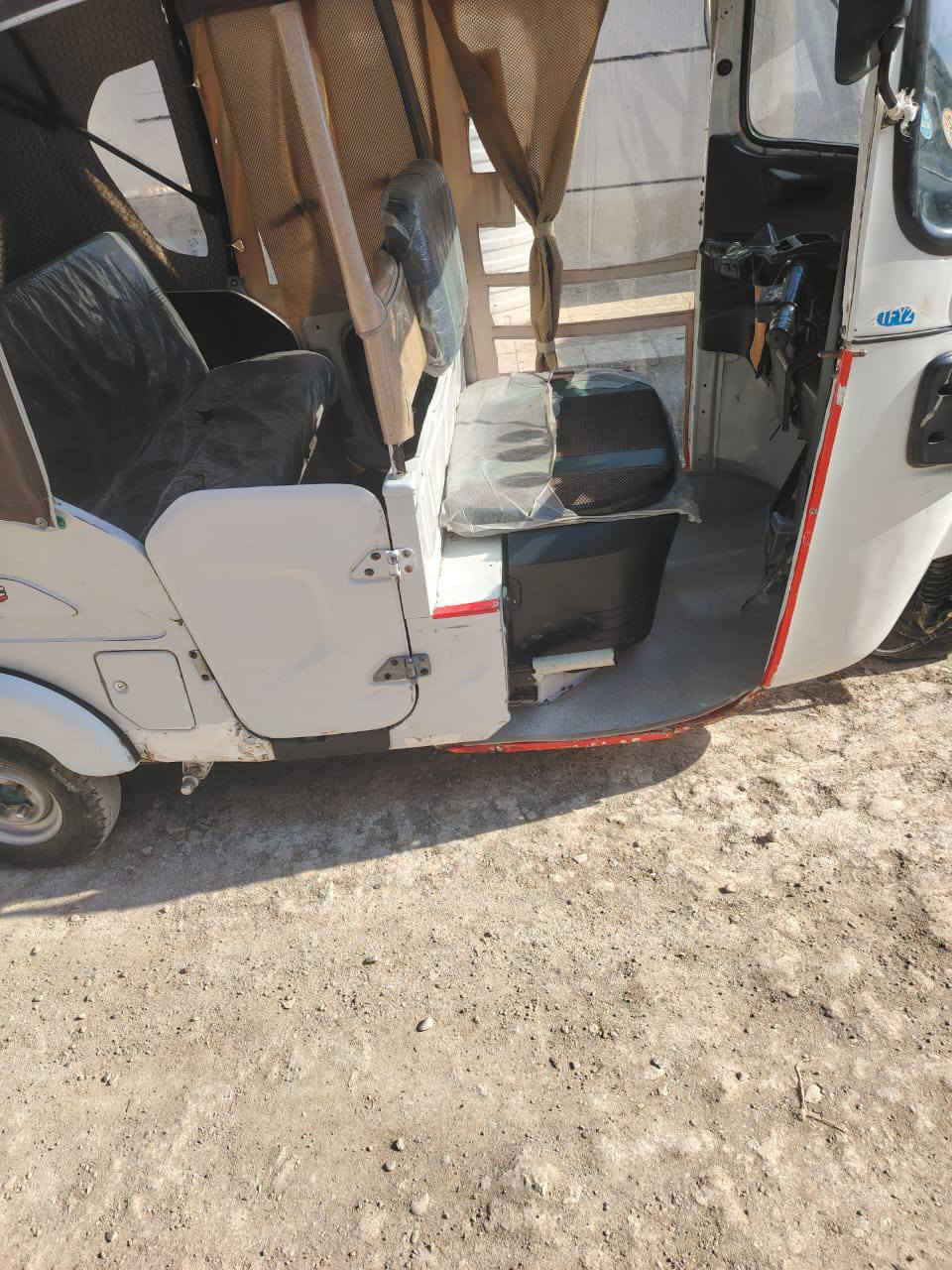 تكتك لبيع ٢٢ كشره مكفول صبغ معجون وكفول من ضربه بيه بادر مكينه مكفول تنقيص وتبخير  مكان كوت اوراقه ستنساخ تكفل حلال وحرام مكان كوت سعره ٥٥٠٠ وبيه مجال 
***********
مكلف بل نشر
