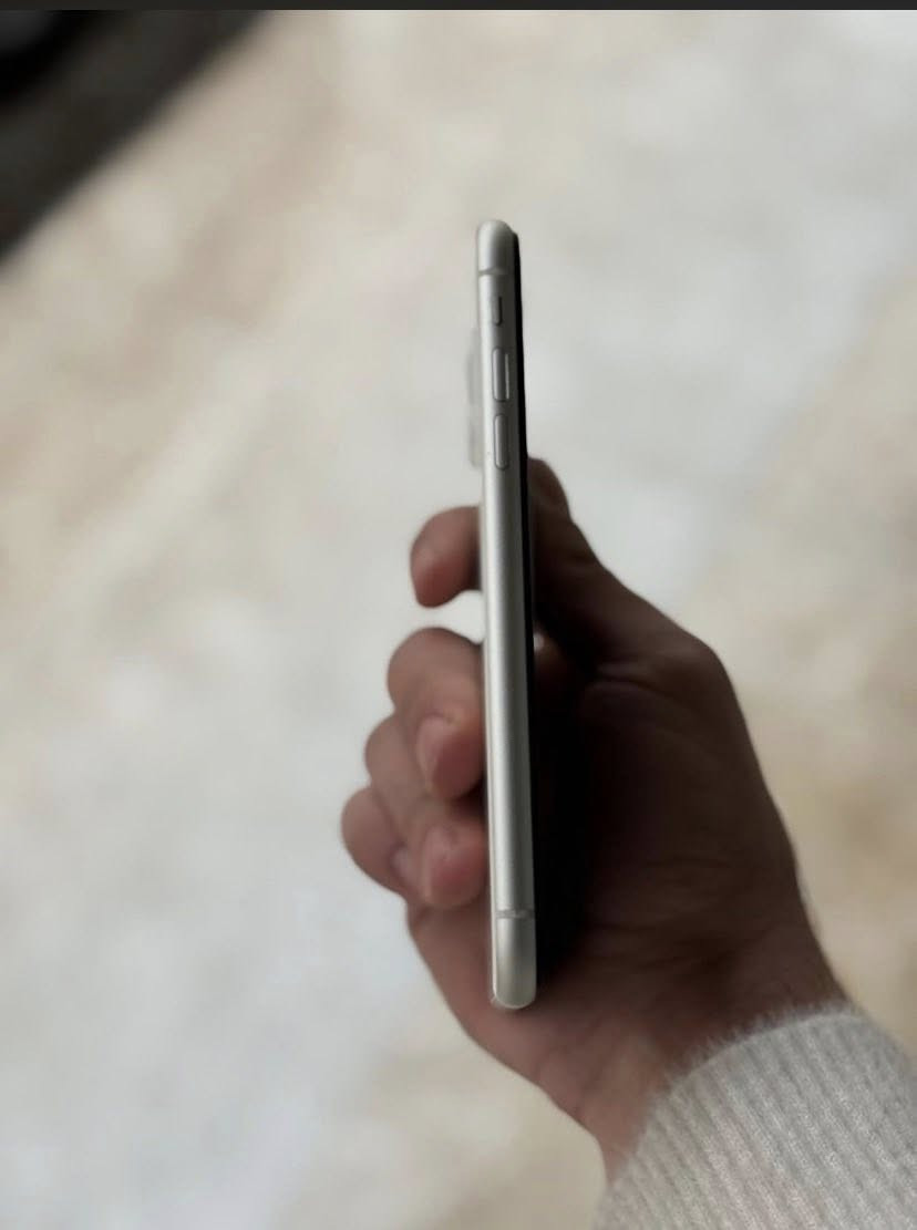 آيفون 11 عادي ذاكره 128 بطاريه 75 بلادي  شرط ما مفتوح سعر 290 وبي مجال مكان كركوك الرقم ***********
