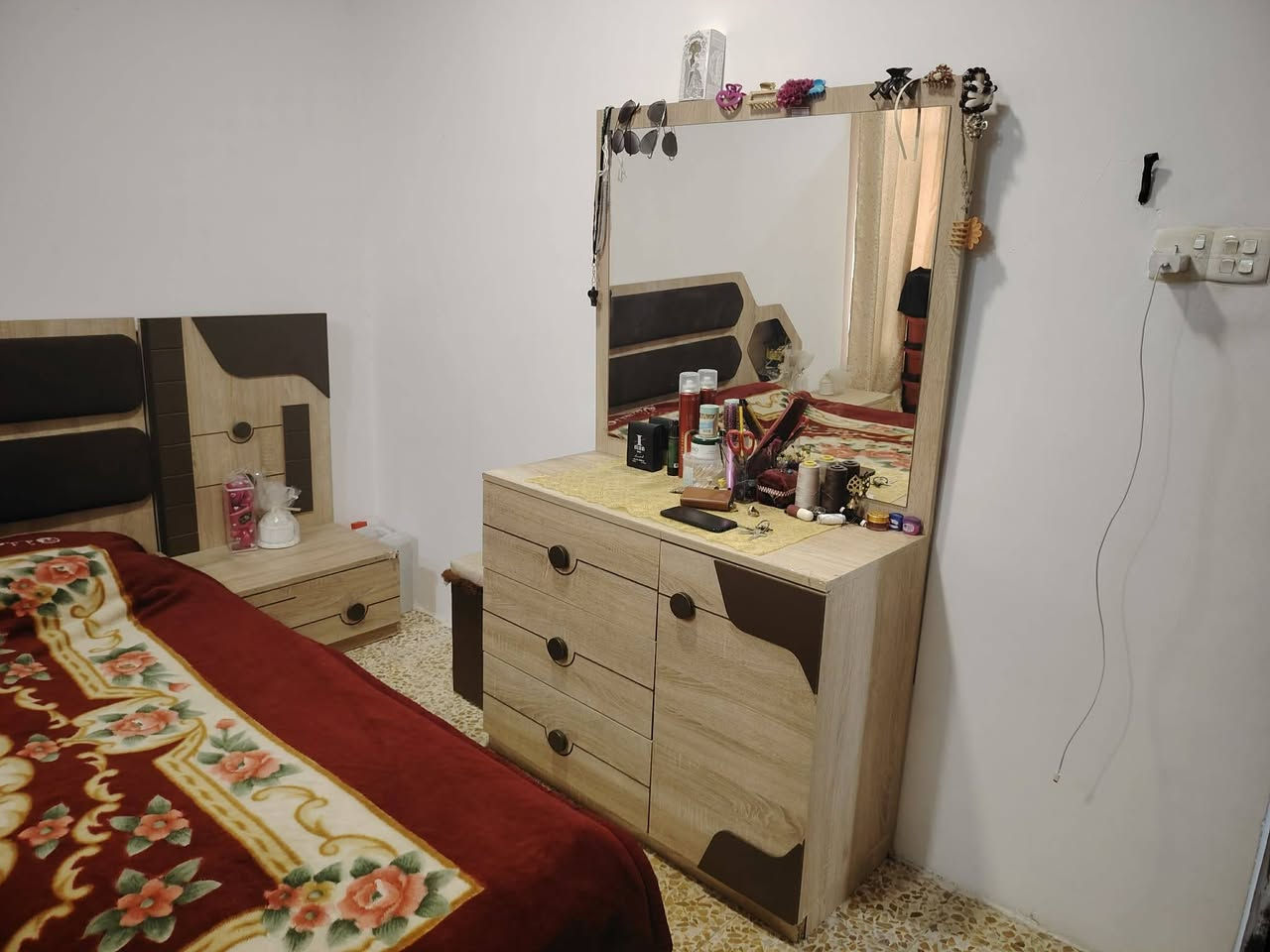 🛑 بيع مستعجل من اجل السفر
غرفة نوم تركي مكونة من 5قطع نظافة فول الكنتور سلايت غرفة مودرن درجة اولى مستعجل على بيعتها السعر 250 قفل الشراي يتصل ***********
