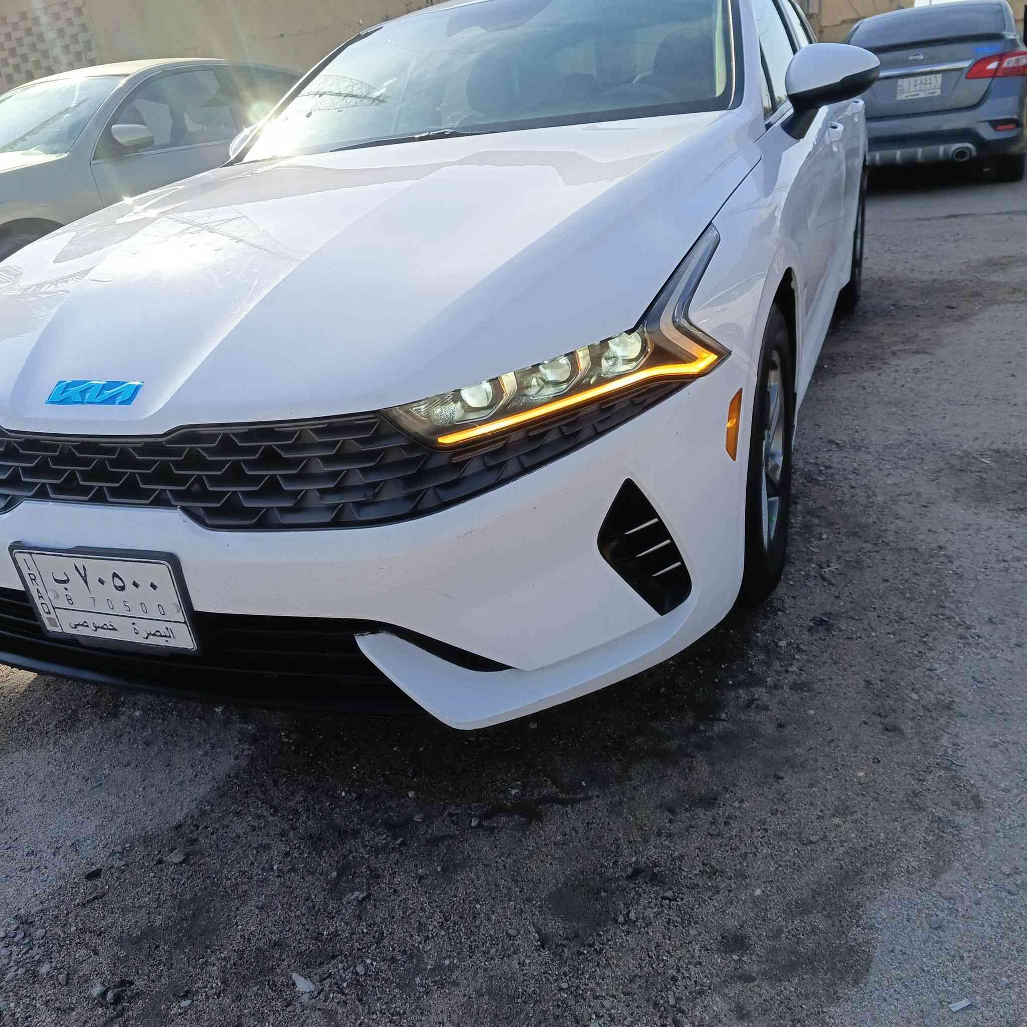 كي فايف مديل 2022 بصره معوقين باقي سنه وصير حره وكاله مضمونه وارد أمريكي حادثه مال أمريكا واضح بل صور 3 قطع  صبغ بدون ضرر داخلي وبدون تبديل كله ليبل واحد ايرباك سليم  السيار جاهزه من كلشي تبريد ثلج تخم تاير جديد حداديه جديده مواصفات بصمه وبيه هواي مواصفات ولايت زينون مشتري ٣ ورقات كلشي جاهز مكينه وكير كفاله ماشيه 43 ميل فقط السعر 130 وبيه مجال رقمي *********** او *********** مكاني البصره ياسين خريبط وضحت كلشي الشراي يتصل مامتواجد على النت
